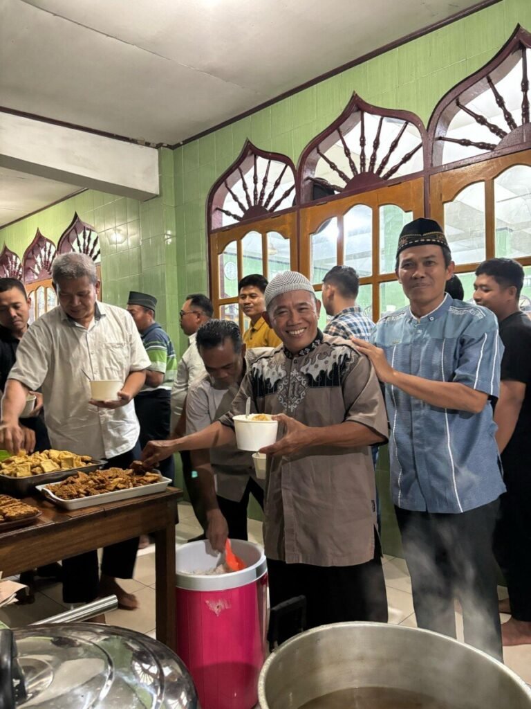 Wanhat DPW LDII Papua Tengah Mengadakan Buka Bersama Dengan Jamaah Masjid Miftahul Jannah