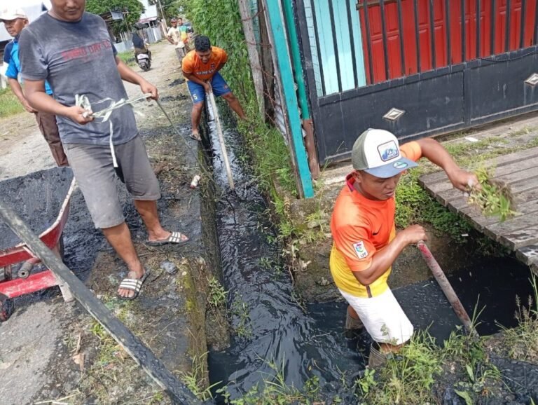 Warga LDII Bumiwonorejo Gelar Kerja Bakti Sambut Idul Adha